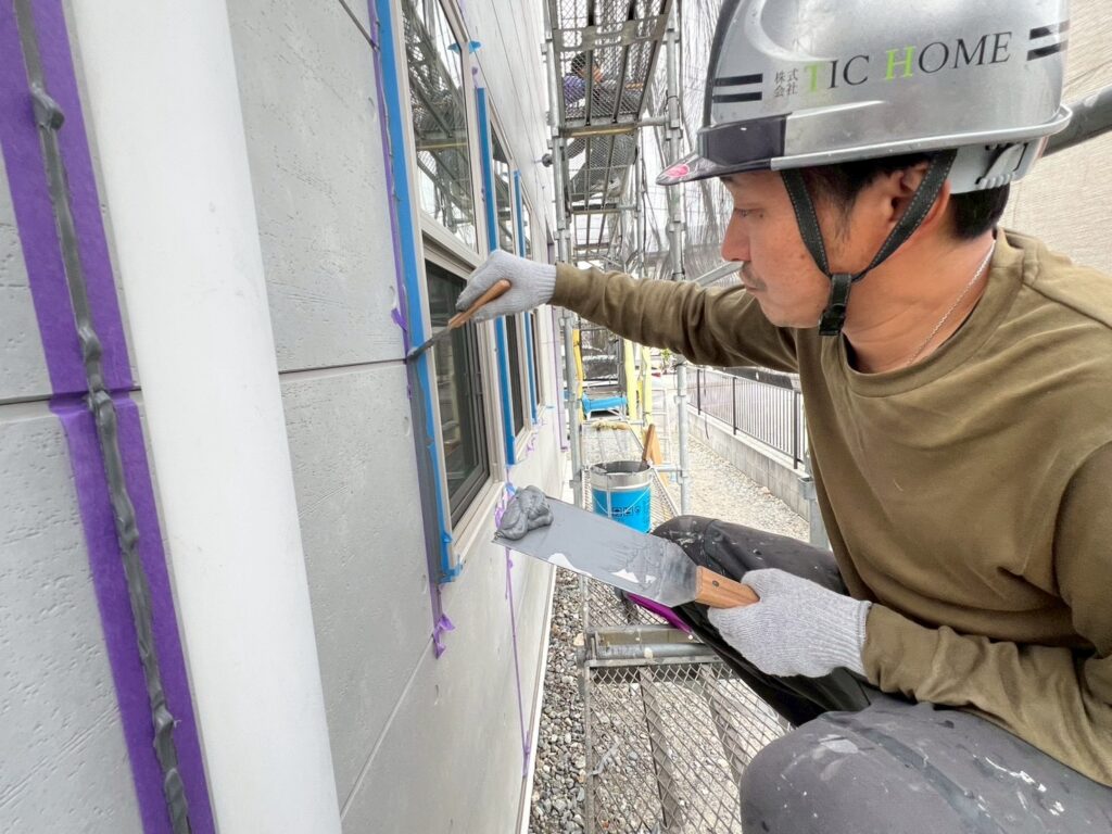 山梨県で外壁塗装と屋根塗装の最適な時期を見極めるなら株式会社TICHOME